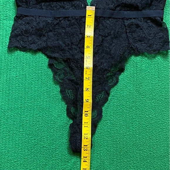 Victoria’s Secret Plunge V-Neck Sheer Black Lace Teddy Body Suit Ladies Large - Picture 14 of 16